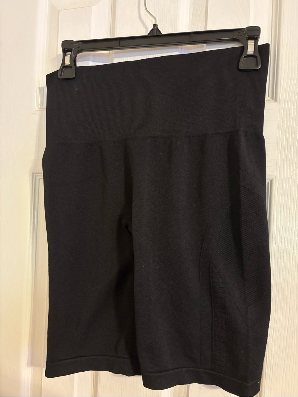 AVIA Women’s Black Workout Shorts Athletic Compression Activewear Size medium